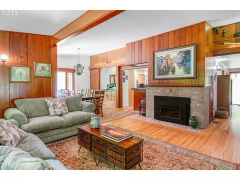 Living - 21115 SE Langensand Rd, Sandy, OR 97055 photo 2 of 4