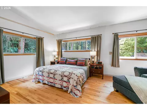 Bedroom - 21115 SE Langensand Rd, Sandy, OR 97055 photo 3 of 6