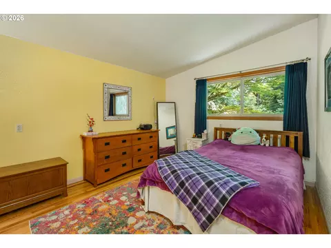 Bedroom - 21115 SE Langensand Rd, Sandy, OR 97055 photo 2 of 6
