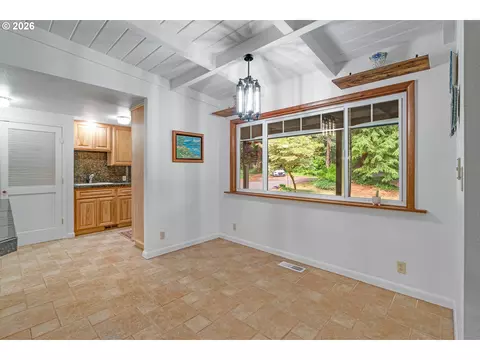 Dining - 21115 SE Langensand Rd, Sandy, OR 97055 photo 2 of 2