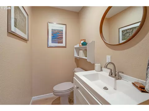 Bath - 21115 SE Langensand Rd, Sandy, OR 97055 photo 4 of 5