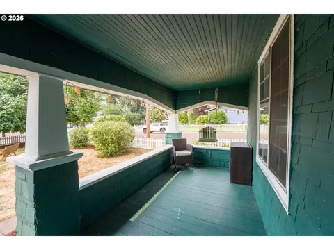 Exterior - 610 Exeter St, Gladstone, OR 97027 photo 4 of 6