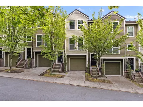 10275 NW Wilshire Ln, Portland, OR 97229