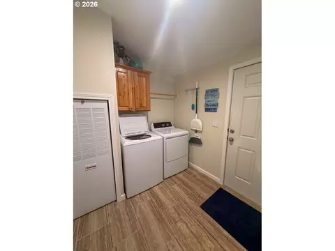 1060 Cedar Loop, Lakeside, OR 97449 photo 15