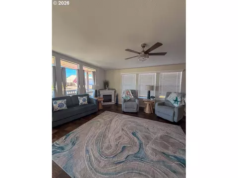 1060 Cedar Loop, Lakeside, OR 97449 photo 10