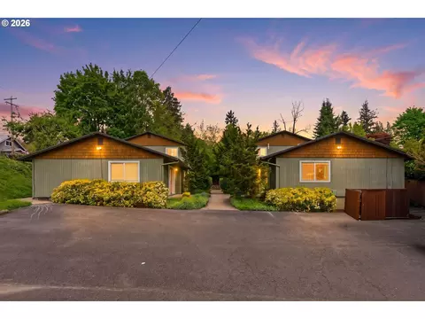 2945 SW Miles St #3, Portland, OR 97219