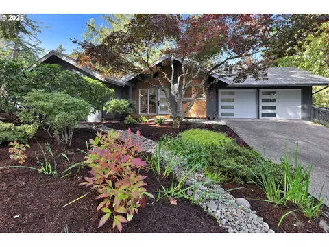 315 Brookside Dr, Eugene, OR 97405