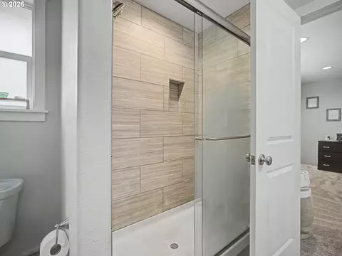 Bath - 5995 SE 33rd St, Gresham, OR 97080 photo 2 of 2