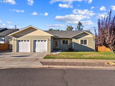 10306 Leonard Ln, La Grande, OR 97850