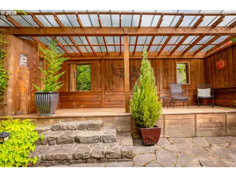 Exterior - 2595 W 28th Ave, Eugene, OR 97405 photo 9 of 20