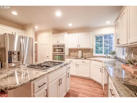 Kitchen - 2595 W 28th Ave, Eugene, OR 97405 photo 1 of 4