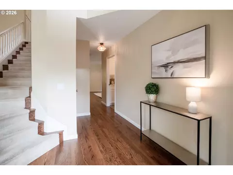 Entry Way - 2595 W 28th Ave, Eugene, OR 97405 photo 2 of 2