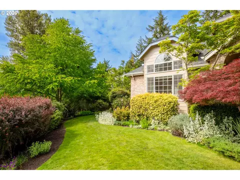 Exterior - 2595 W 28th Ave, Eugene, OR 97405 photo 2 of 20