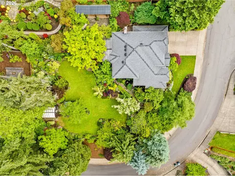View/Area - 2595 W 28th Ave, Eugene, OR 97405 photo 1 of 3