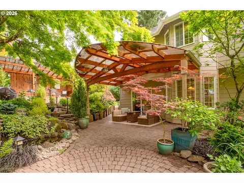Exterior - 2595 W 28th Ave, Eugene, OR 97405 photo 4 of 20