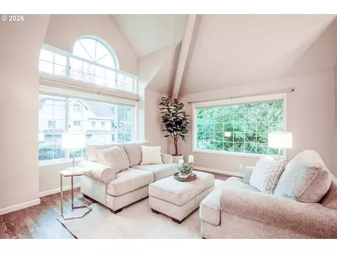 Living - 2595 W 28th Ave, Eugene, OR 97405 photo 2 of 3