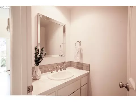 Bath - 2595 W 28th Ave, Eugene, OR 97405 photo 1 of 5