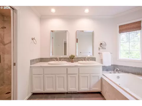 Bath - 2595 W 28th Ave, Eugene, OR 97405 photo 3 of 5