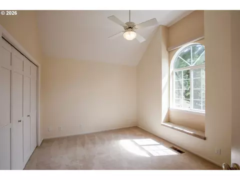 Bedroom - 2595 W 28th Ave, Eugene, OR 97405 photo 2 of 3