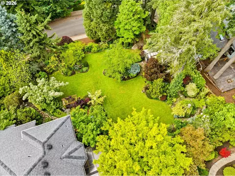 Exterior - 2595 W 28th Ave, Eugene, OR 97405 photo 20 of 20