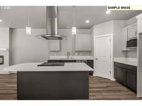 Kitchen - 137 NW Mawrcrest Ave, Gresham, OR 97030 photo 2 of 2