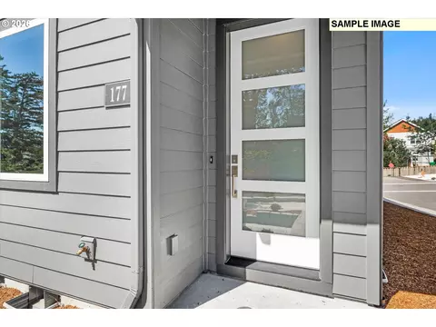 Entry Way - 137 NW Mawrcrest Ave, Gresham, OR 97030 photo 1 of 1