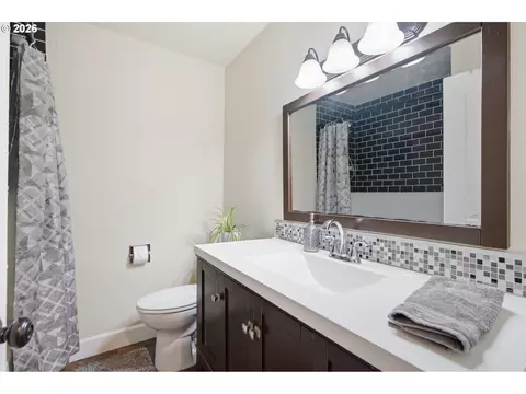 Bath - 1929 NE 19th St, Gresham, OR 97030 photo 2 of 2