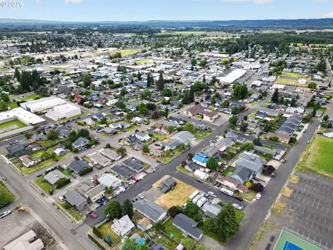 View/Area - 502 E 4th St, Molalla, OR 97038 photo 5 of 5