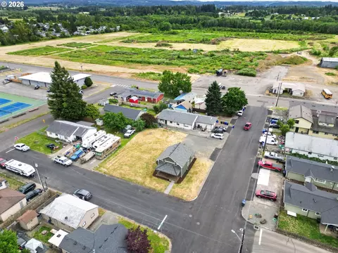 View/Area - 502 E 4th St, Molalla, OR 97038 photo 2 of 5