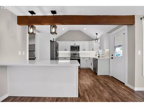Kitchen - 502 E 4th St, Molalla, OR 97038 photo 1 of 5