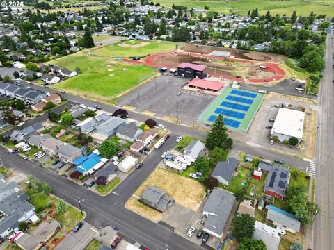 View/Area - 502 E 4th St, Molalla, OR 97038 photo 4 of 5