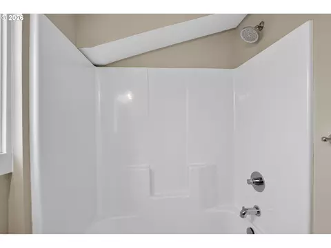 Bath - 502 E 4th St, Molalla, OR 97038 photo 4 of 4