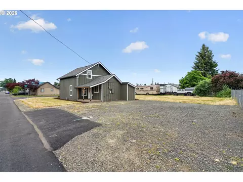 Exterior - 502 E 4th St, Molalla, OR 97038 photo 7 of 7