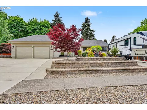 6483 Doral Dr SE, Salem, OR 97306