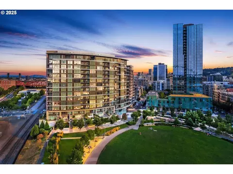 949 NW Overton St #1504, Portland, OR 97209