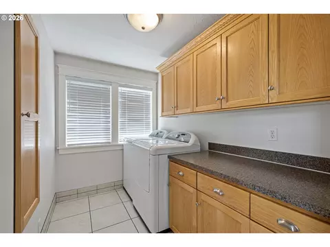 Other - 729 S 68th Pl, Springfield, OR 97478 photo 6 of 7