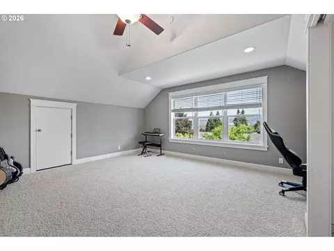 Bedroom - 729 S 68th Pl, Springfield, OR 97478 photo 6 of 6