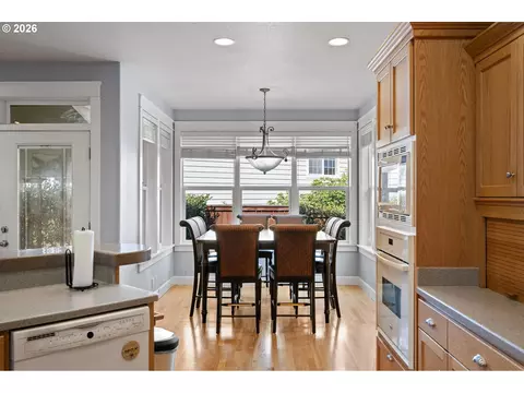 Dining - 729 S 68th Pl, Springfield, OR 97478 photo 1 of 2