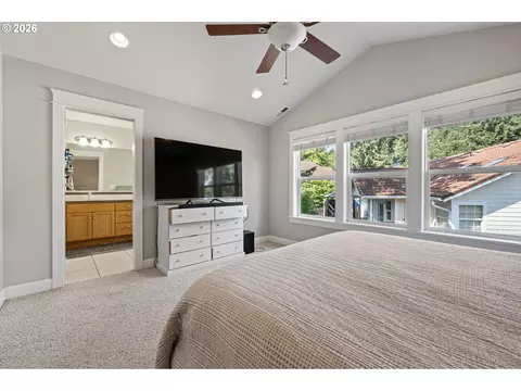 Bedroom - 729 S 68th Pl, Springfield, OR 97478 photo 1 of 6