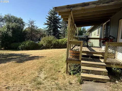 Exterior - 351 SE Darrell Ave, Winston, OR 97496 photo 3 of 6