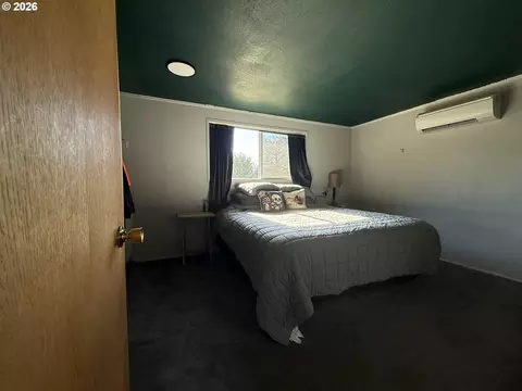 Bedroom - 351 SE Darrell Ave, Winston, OR 97496 photo 2 of 6