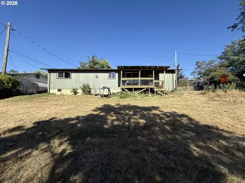 Exterior - 351 SE Darrell Ave, Winston, OR 97496 photo 4 of 6