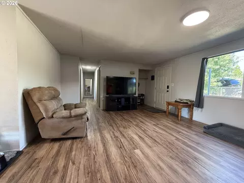 Living - 351 SE Darrell Ave, Winston, OR 97496 photo 4 of 4