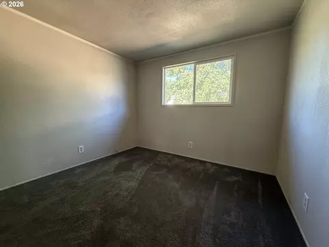 Bedroom - 351 SE Darrell Ave, Winston, OR 97496 photo 5 of 6