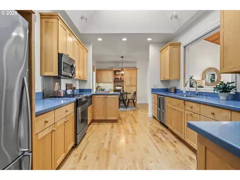 Kitchen - 810 NW Brady Rd, Camas, WA 98607 photo 1 of 3