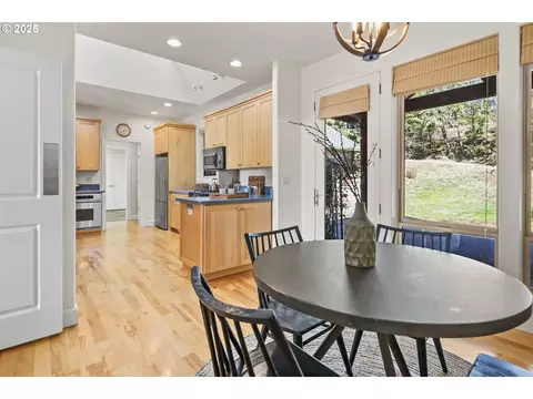 Dining - 810 NW Brady Rd, Camas, WA 98607 photo 5 of 5