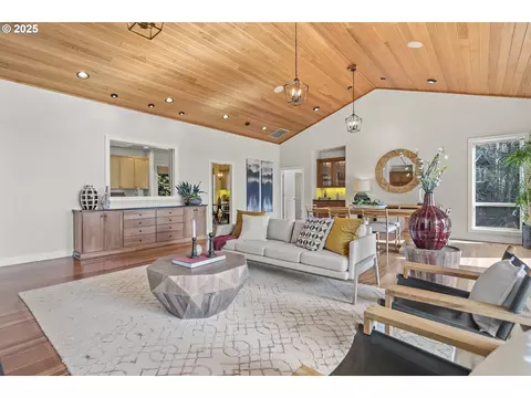 Living - 810 NW Brady Rd, Camas, WA 98607 photo 3 of 4
