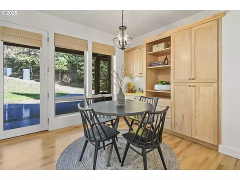 Dining - 810 NW Brady Rd, Camas, WA 98607 photo 4 of 5