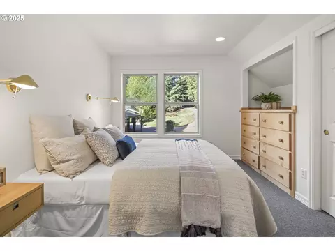Bedroom - 810 NW Brady Rd, Camas, WA 98607 photo 3 of 3