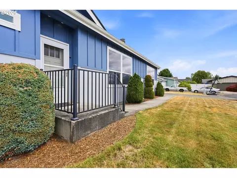 Exterior - 744 Saint James Pl, Molalla, OR 97038 photo 1 of 6